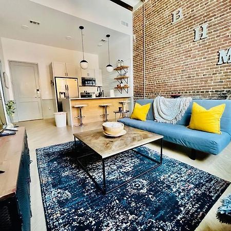 Trendy Condo! Close To Everthing Downtown 伯明翰 外观 照片