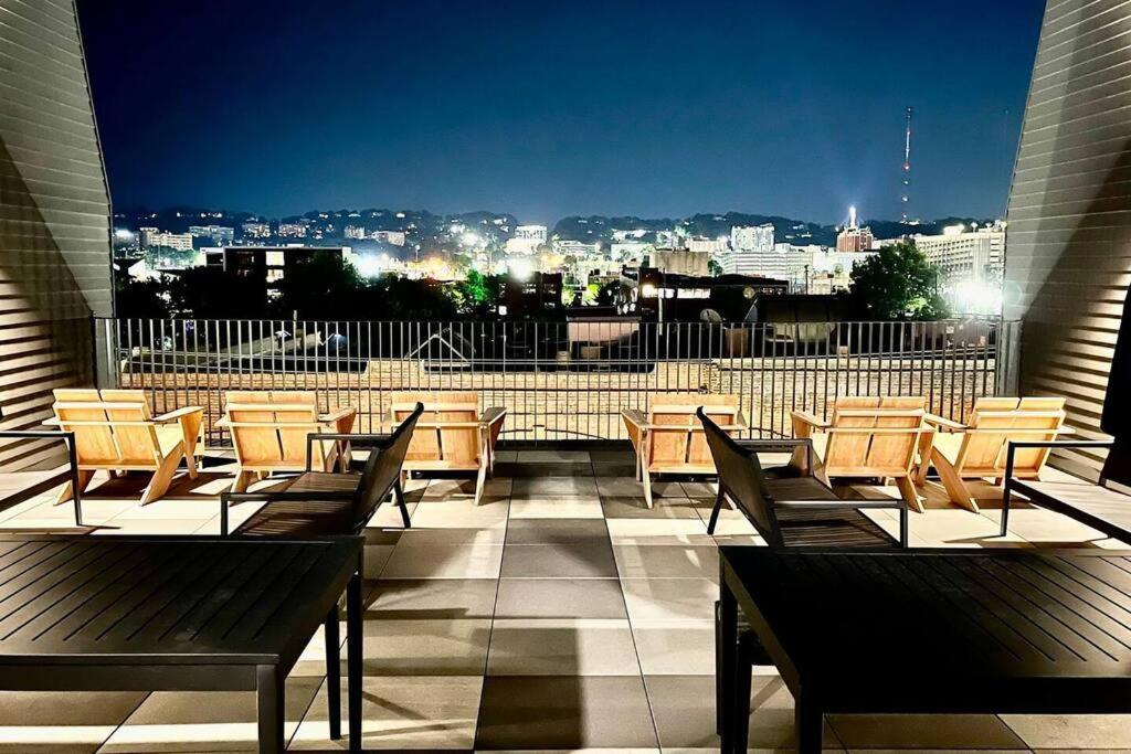 Trendy Condo! Close To Everthing Downtown 伯明翰 外观 照片